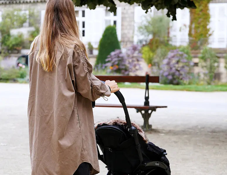 Les bienfaits des promenades en poussette pour le développement de bébé - Crocrobo Paris