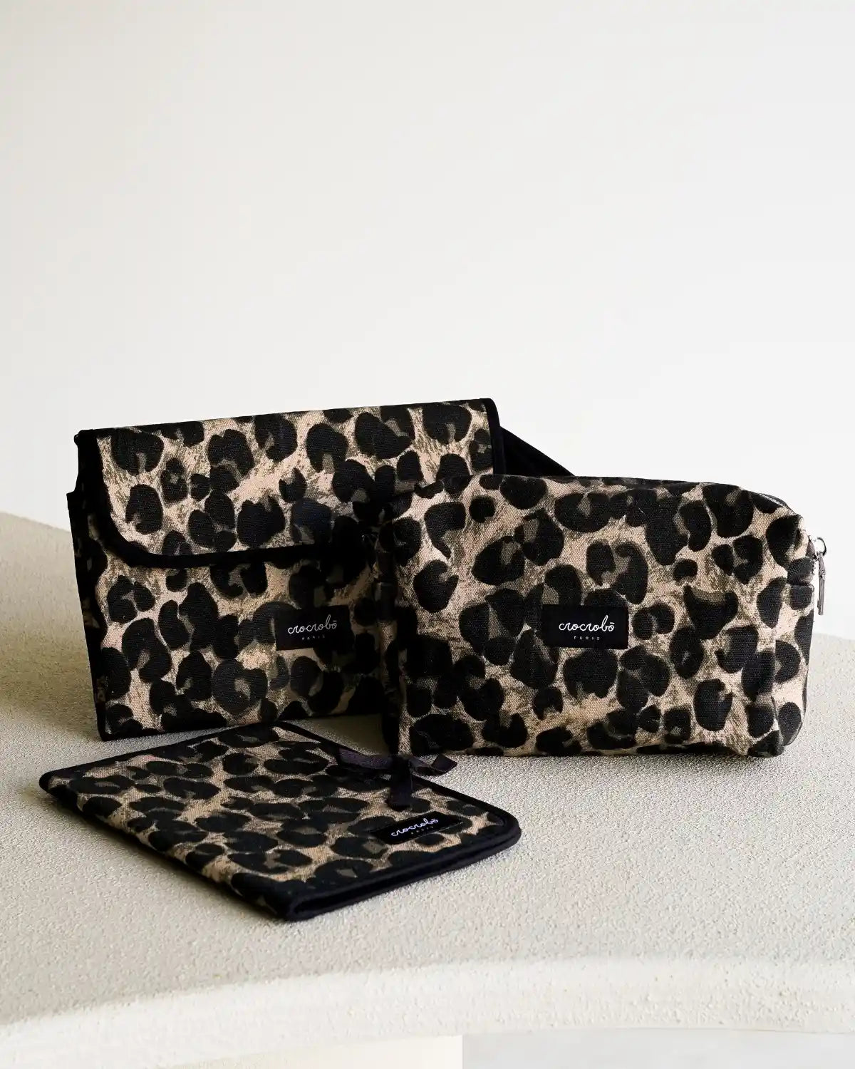 Pack trio accessoires léopard beige - trousse, tapis et protège carnet